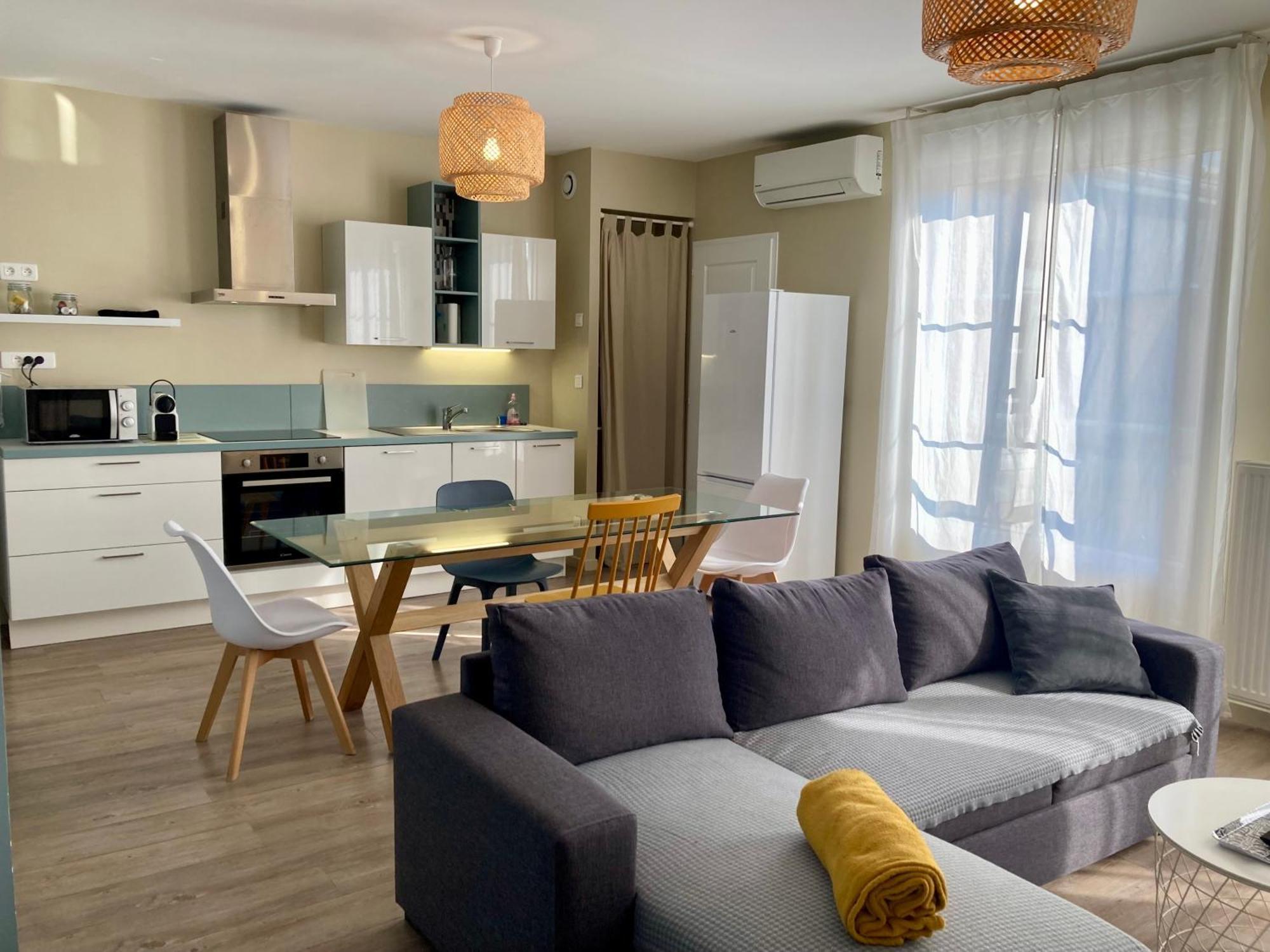La Maison Virginie Appartements Climatises De 1 A 5 Pers Cosy Hyper Centre Cour Parking Linge Fibre Proximite Port Lac Canal Piscine Монтаржи Экстерьер фото