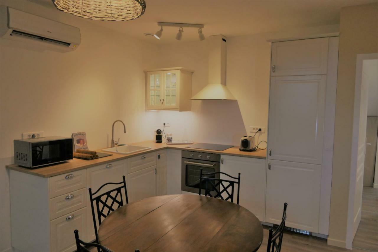 La Maison Virginie Appartements Climatises De 1 A 5 Pers Cosy Hyper Centre Cour Parking Linge Fibre Proximite Port Lac Canal Piscine Монтаржи Экстерьер фото