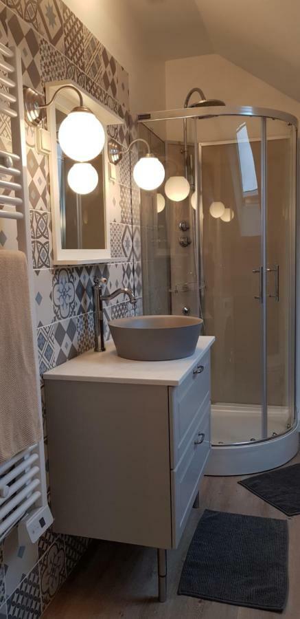La Maison Virginie Appartements Climatises De 1 A 5 Pers Cosy Hyper Centre Cour Parking Linge Fibre Proximite Port Lac Canal Piscine Монтаржи Экстерьер фото